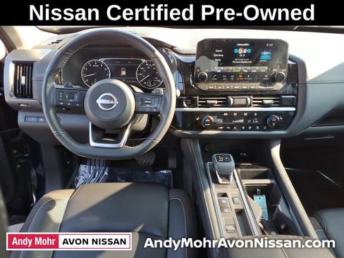Certified 2025 Nissan Pathfinder SL FWD image 32