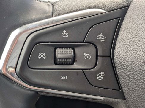 Used 2025 Chevrolet Trax LT w/ LT Convenience Package FWD image 31