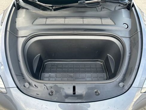 Used 2023 Tesla Model Y Performance image 29