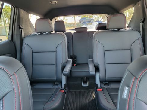 New 2026 Chevrolet Traverse Z71 w/ Enhanced Driving Package AWD/4WD image 37