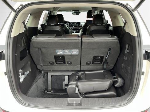 Used 2022 Kia Carnival SX image 26