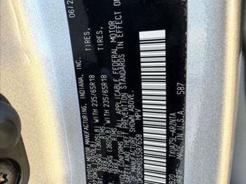 Certified 2025 Toyota Highlander LE AWD/4WD image 21