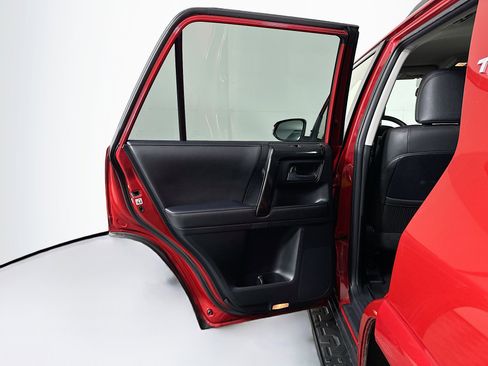 Used 2024 Toyota 4Runner TRD Off-Road Premium image 25