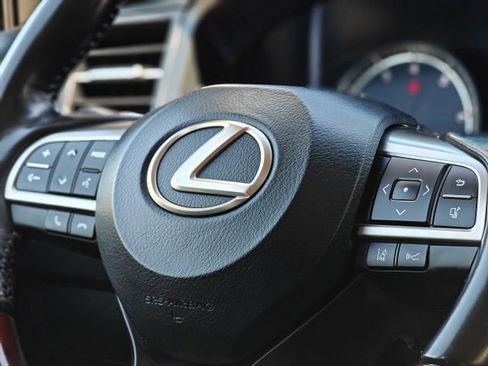 Used 2018 Lexus LX 570 4WD image 18