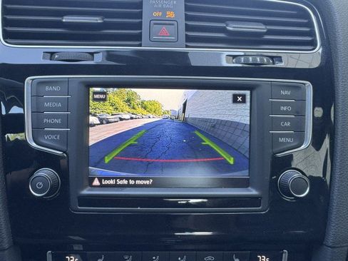 Used 2017 Volkswagen Golf 4-Door AWD/4WD image 22