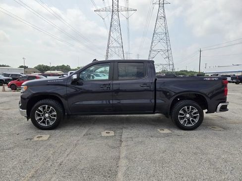 Used 2023 Chevrolet Silverado 1500 LT AWD/4WD image 4