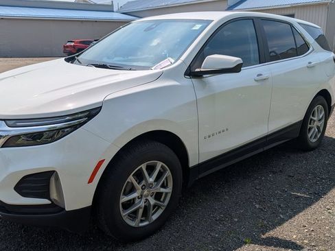 Used 2024 Chevrolet Equinox LT AWD/4WD image 2