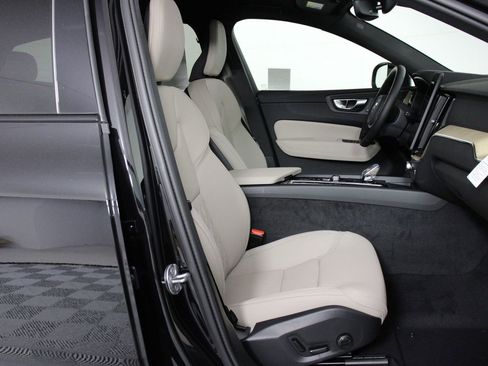 New 2026 Volvo XC60 B5 Core image 10