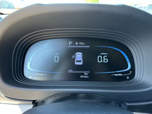 Certified 2023 Hyundai Venue SEL image 32