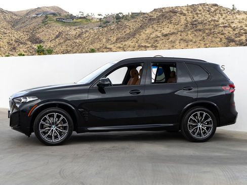 Certified 2024 BMW X5 xDrive40i w/ M Sport Package image 3
