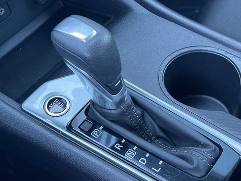 Used 2025 Nissan Altima 2.5 SV FWD image 18