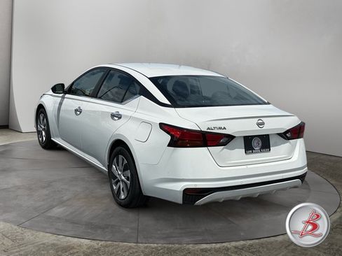 Used 2024 Nissan Altima 2.5 S FWD image 5