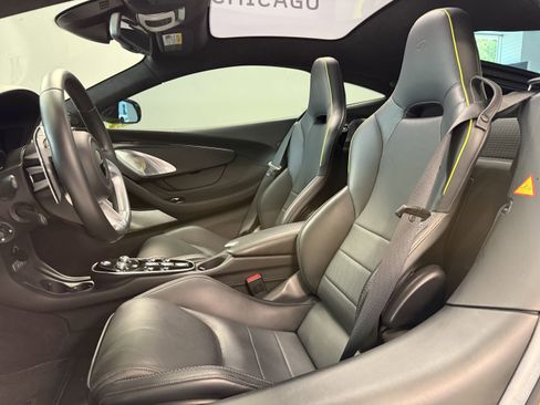 Used 2023 McLaren GT RWD image 11