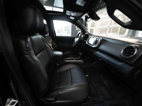 Used 2023 Toyota Tacoma TRD Sport w/ TRD Premium Sport Package image 25