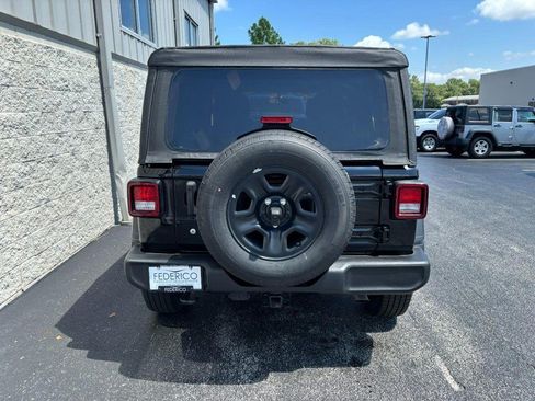 Used 2022 Jeep Wrangler Unlimited Sport AWD/4WD image 4