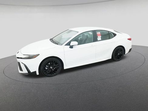 New 2026 Toyota Camry SE image 2