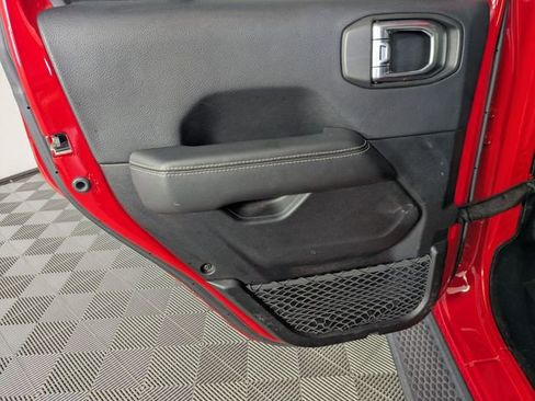 Used 2019 Jeep Wrangler Unlimited Sahara w/ Safety Group AWD/4WD image 22