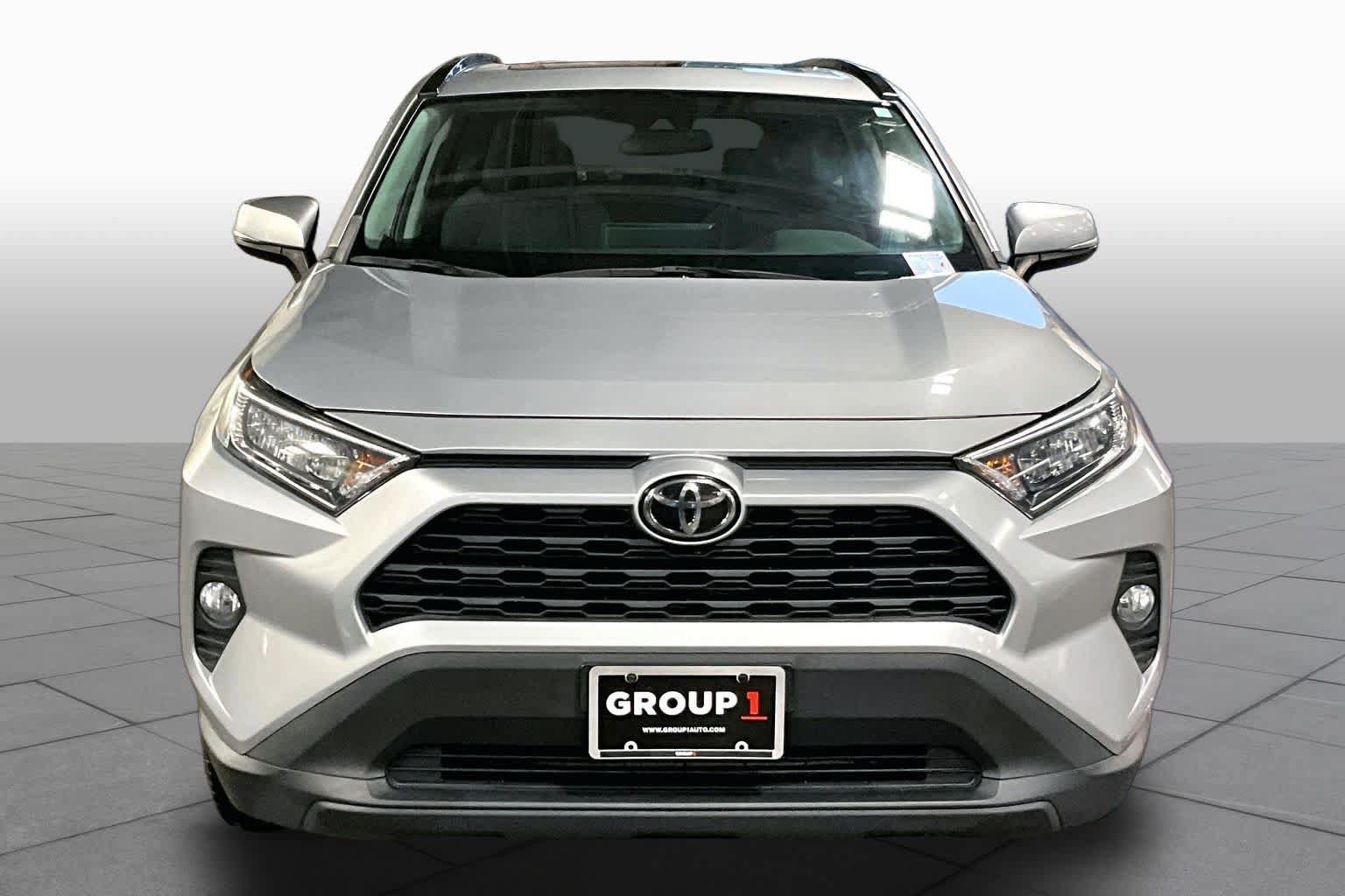 Used 2019 Toyota RAV4 XLE w/ Convenience Package AWD/4WD image 4