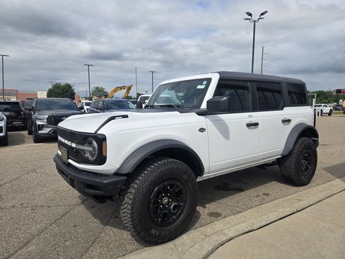 Certified 2023 Ford Bronco Wildtrak AWD/4WD image 3