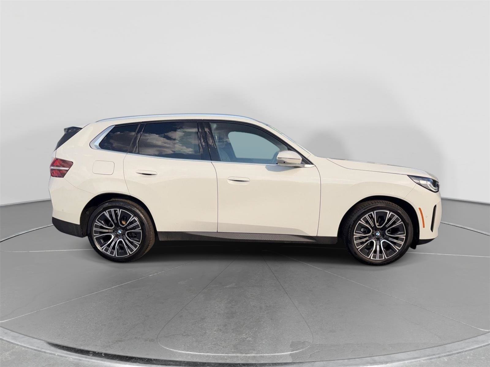 Used 2025 BMW X3 xDrive30i w/ Premium Package AWD/4WD image 6
