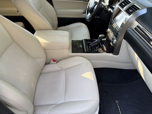 Used 2021 Lexus GX 460 Luxury w/ Sport Design Package AWD/4WD image 39