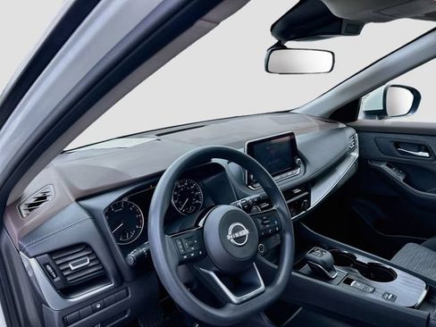 Certified 2023 Nissan Rogue SV FWD image 6