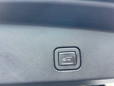 Used 2024 Cadillac Lyriq Luxury RWD image 20