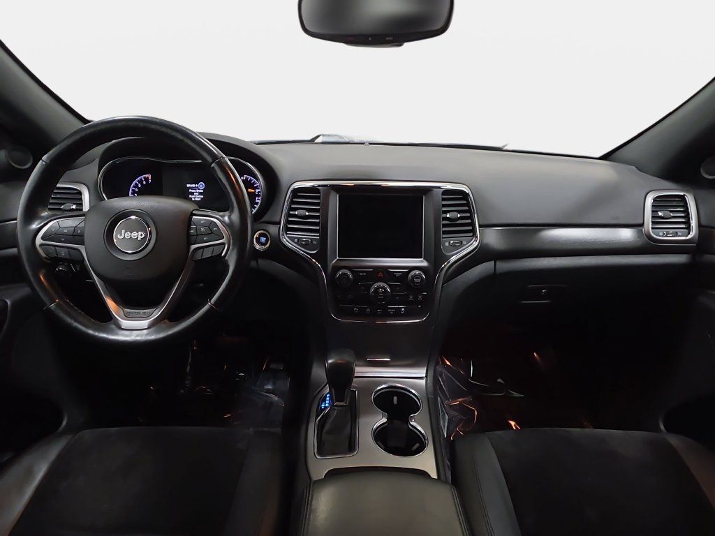 Used 2018 Jeep Grand Cherokee Altitude AWD/4WD image 10