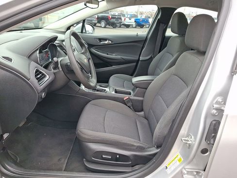 Used 2017 Chevrolet Cruze LT w/ Convenience Package image 15