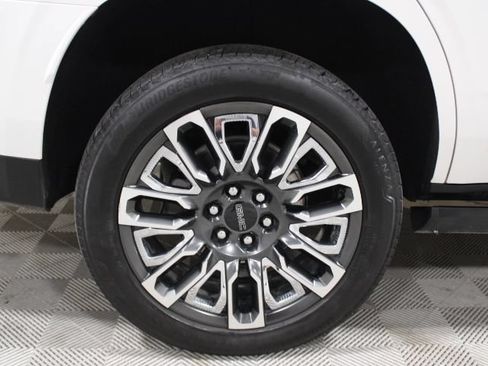 Used 2024 GMC Yukon Denali Ultimate AWD/4WD image 45