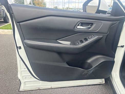 Used 2025 Nissan Rogue SV FWD image 10