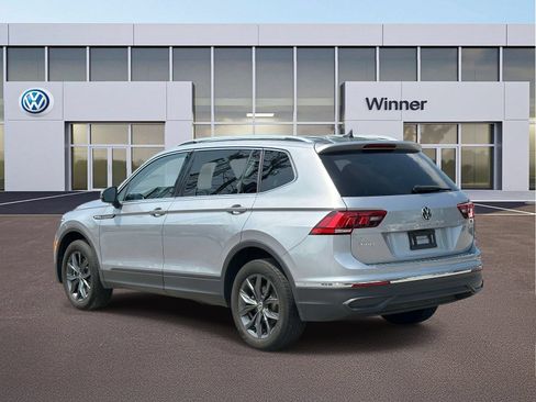 Used 2022 Volkswagen Tiguan SE AWD/4WD image 3