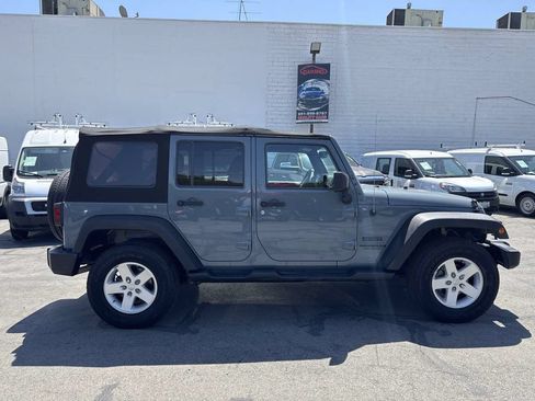 Used 2015 Jeep Wrangler Unlimited Sport w/ Quick Order Package 24S AWD/4WD image 8