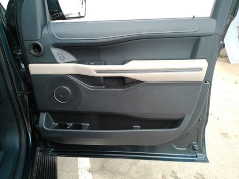 Used 2024 Ford Expedition Max XLT image 21