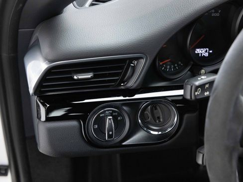 Used 2018 Porsche 911 Carrera T RWD image 38