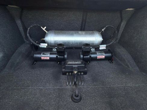 Used 2016 Dodge Challenger R/T Scat Pack w/ Leather Interior Group image 18