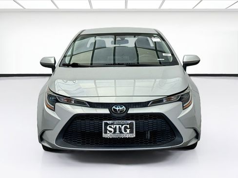Used 2021 Toyota Corolla LE w/ Carpet Mat Package (TMS) FWD image 2