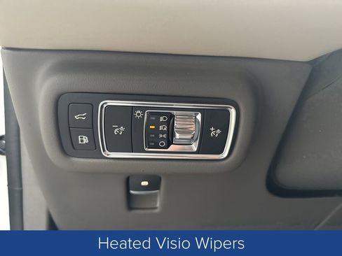 Used 2024 Lincoln Nautilus Reserve w/ Equipment Group 202A image 12