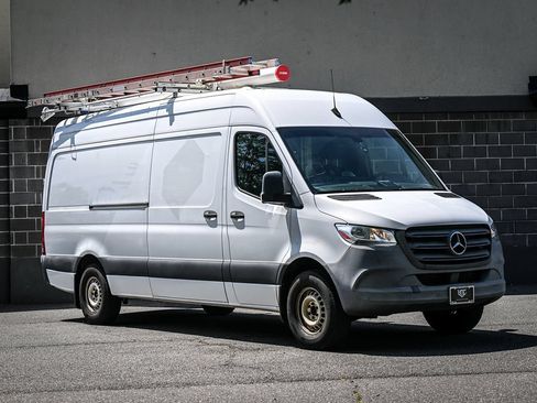 Used 2020 Mercedes-Benz Sprinter 2500 w/ Driver Convenience Package image 2
