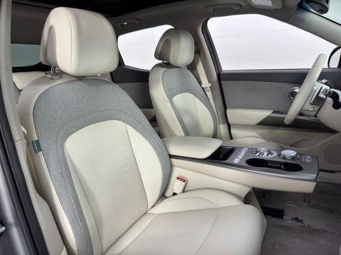 Used 2024 Genesis GV60 RWD w/ Cargo Package image 45