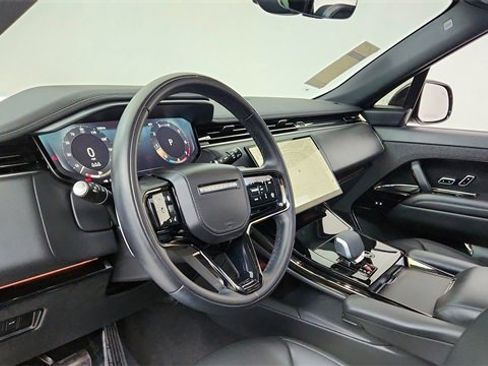 Used 2025 Land Rover Range Rover Sport Dynamic SE image 18