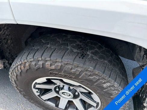 Used 2017 Toyota 4Runner TRD Off-Road Premium AWD/4WD image 8
