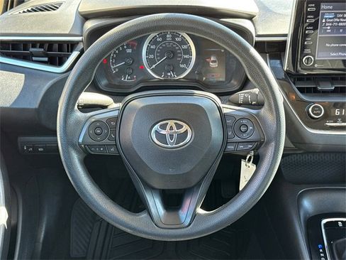 Used 2021 Toyota Corolla LE image 13