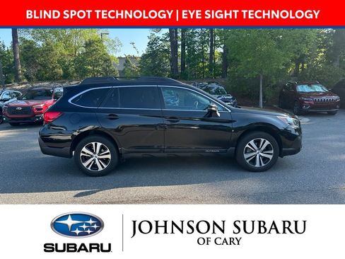 Used 2019 Subaru Outback 2.5i Limited AWD/4WD image 3