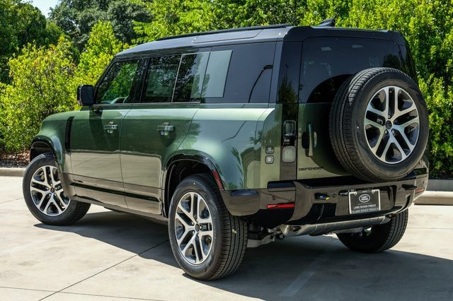 New 2026 Land Rover Defender 110 X-Dynamic SE AWD/4WD image 13