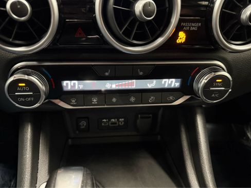 Used 2025 Nissan Sentra SR image 17