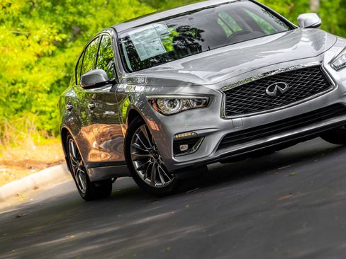 Used 2018 INFINITI Q50 Luxe w/ Essential Package (3.0T Luxe) RWD image 23