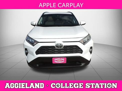 Used 2019 Toyota RAV4 XLE Premium FWD image 10