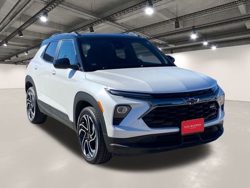 Used 2025 Chevrolet TrailBlazer RS w/ Convenience Package image 2