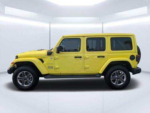 Used 2022 Jeep Wrangler Unlimited Sahara w/ Cold Weather Group AWD/4WD image 6